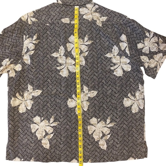Caribbean Pure Silk Hawaiian Button Down Shirt Mens XL Black White‎ Cream Floral - Picture 8 of 10